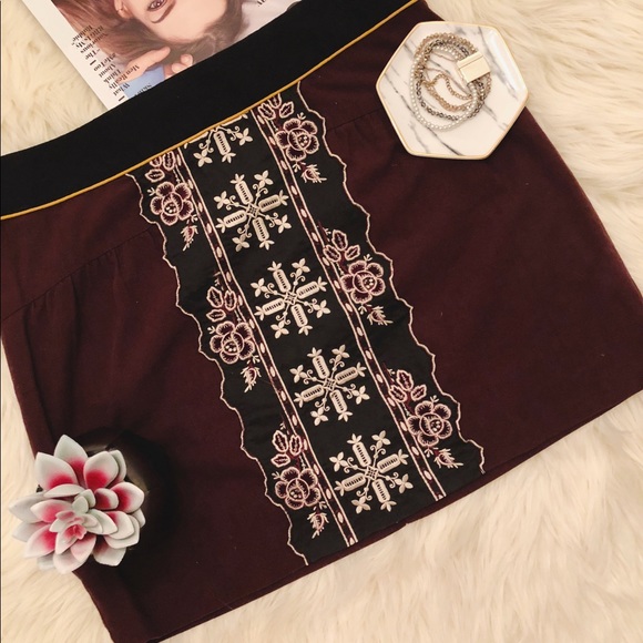 Anthropologie Dresses & Skirts - ⓈⒶⓁⒺ ANTHROPOLOGIE FLOREAT MAROON MINI SKIRT